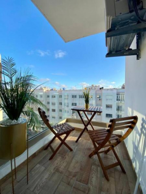 Charming Top Floor Bourgogne - By AppartAli
